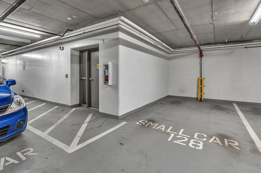 802 158 W 13th Street North Vancouver, BC - 36