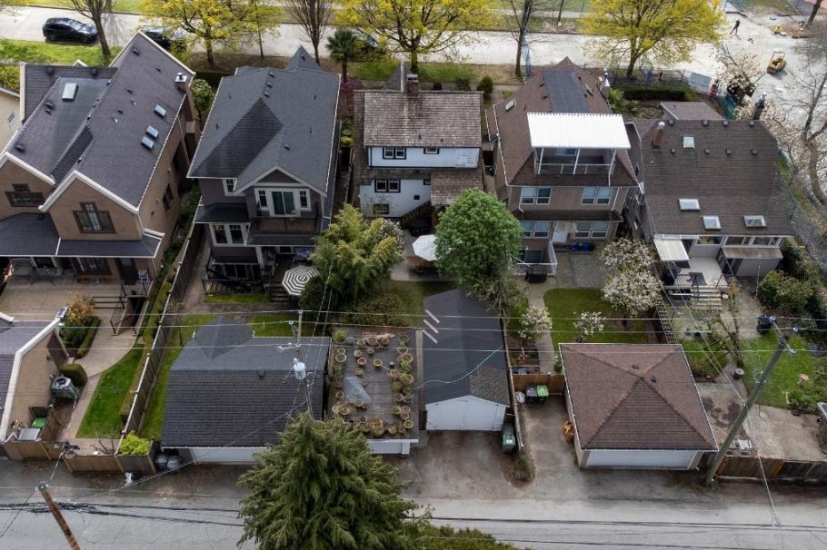 3771 W 31st Avenue Vancouver, BC - 35