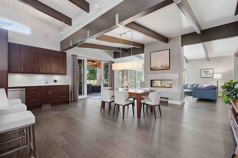 672 E St James Road North Vancouver, BC - 22