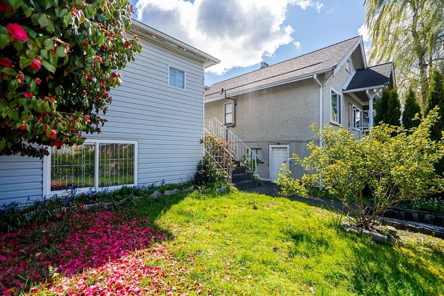 4712 Victoria Drive Vancouver, BC - 4