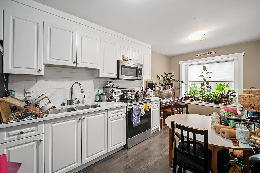 8068 Haig Street Vancouver, BC - 35