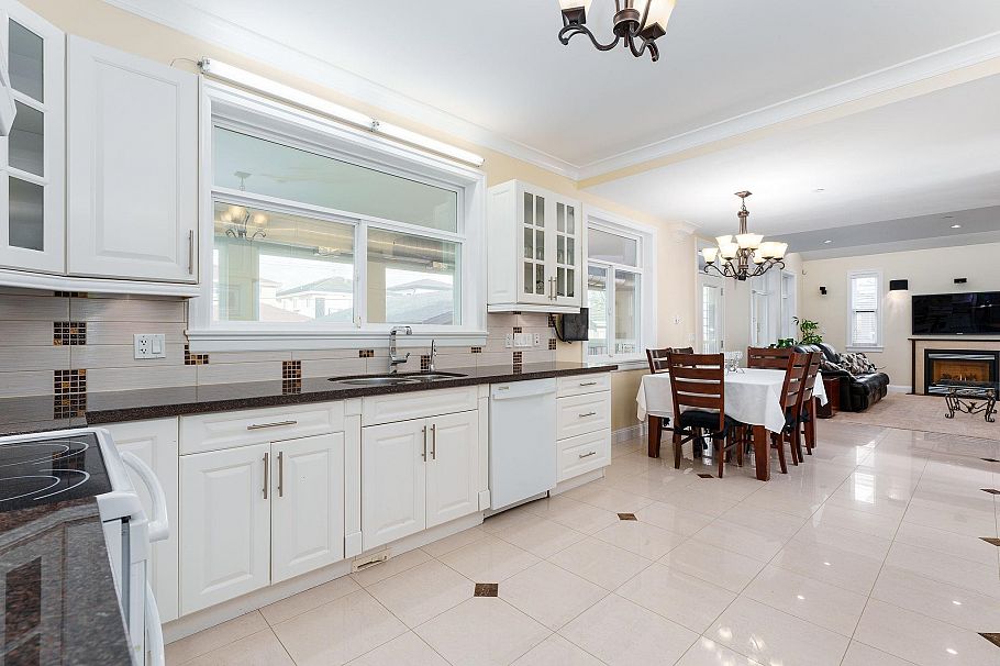 617 E 52nd Avenue Vancouver, BC - 13