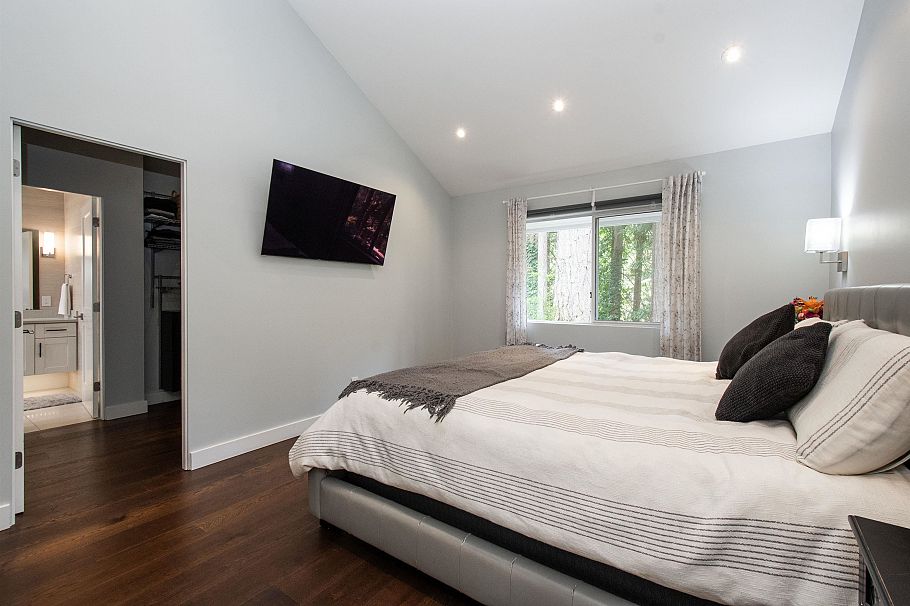 2551 Hyannis Point North Vancouver, BC - 25