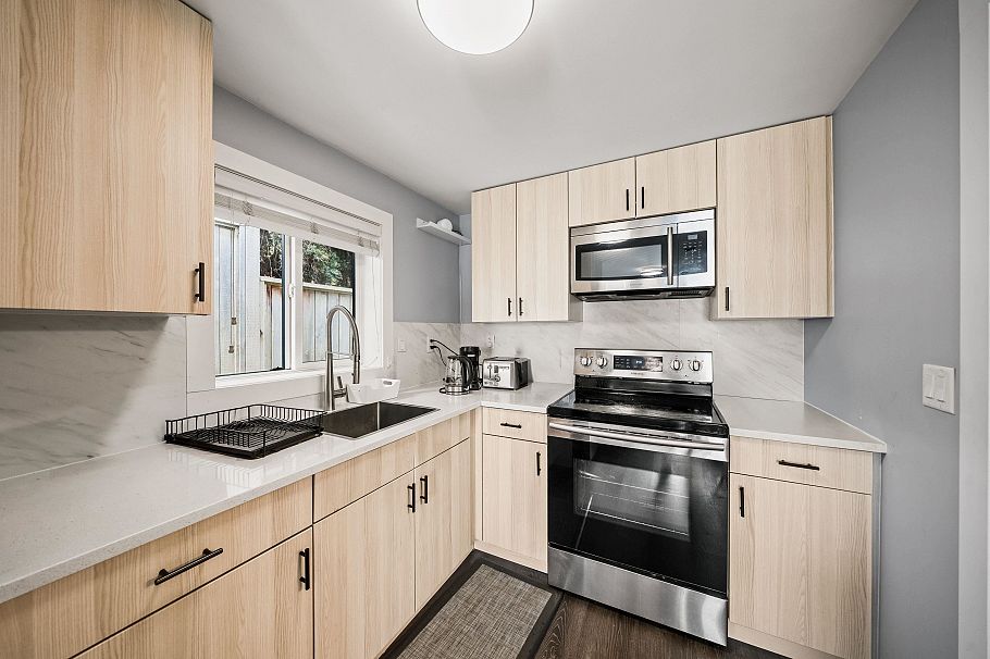 3128 Graveley Street Vancouver, BC - 23