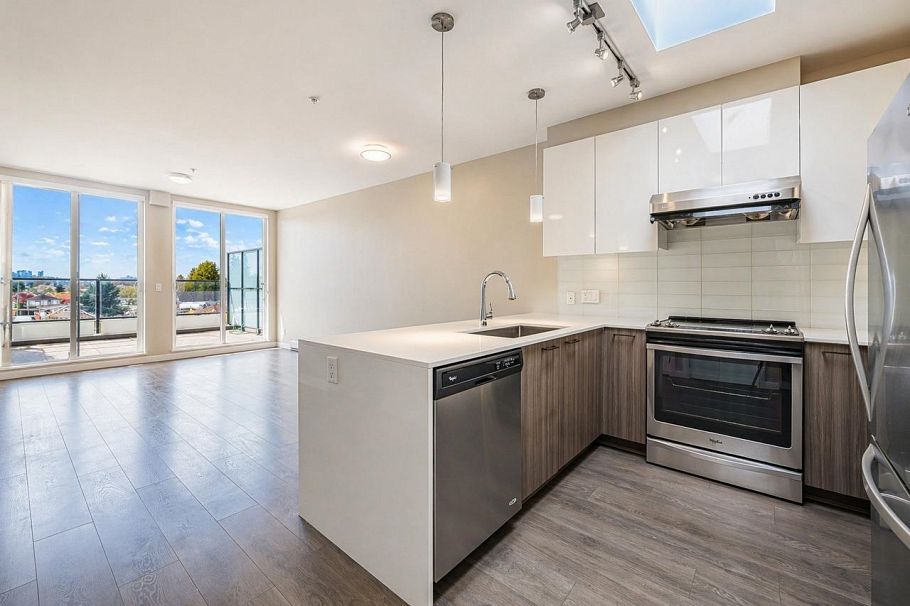 PH01 6555 Victoria Drive Vancouver, BC - 10