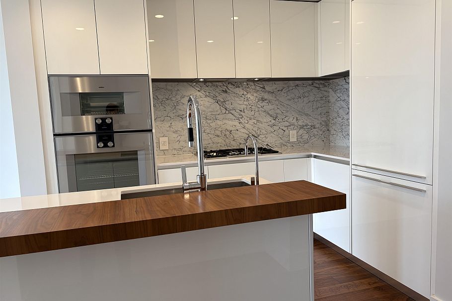 405 389 W 59th Avenue Vancouver, BC - 4