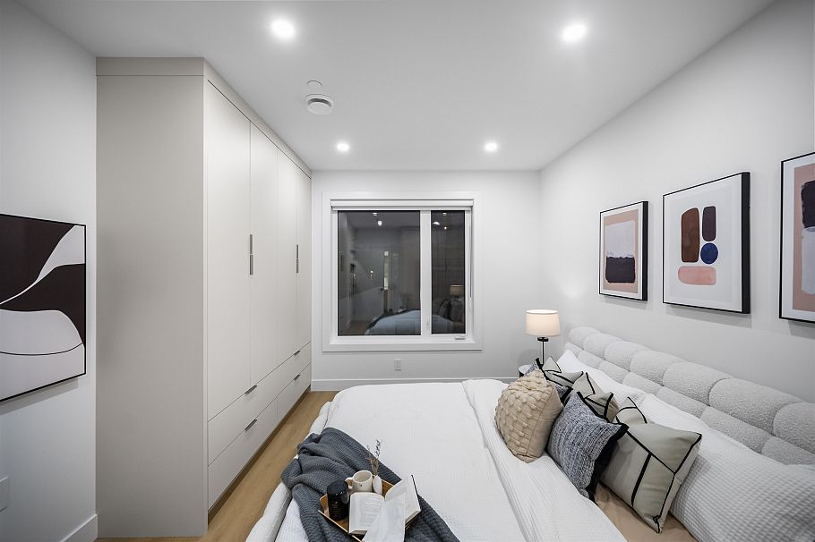 2 3623 Triumph Street Vancouver, BC - 29