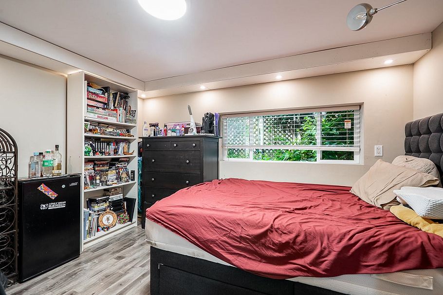 1440 Mountain Highway North Vancouver, BC - 30