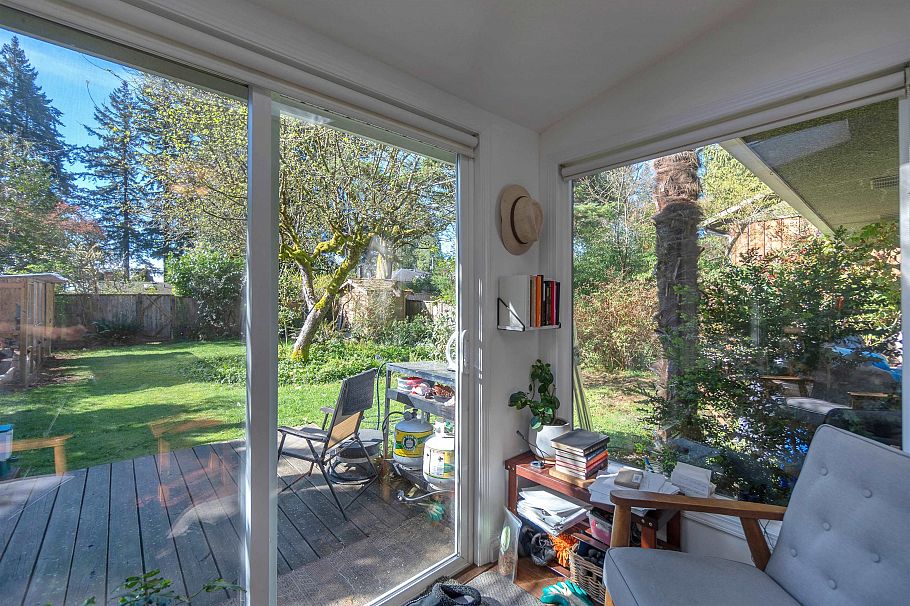 825 W 20th Street North Vancouver, BC - 11