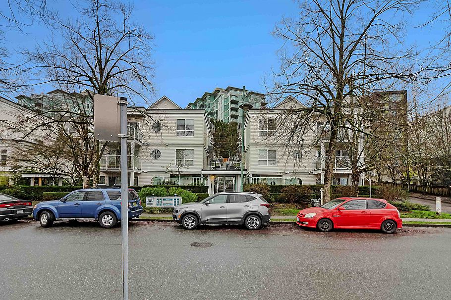 64 2727 E Kent Avenue North Vancouver, BC - 24