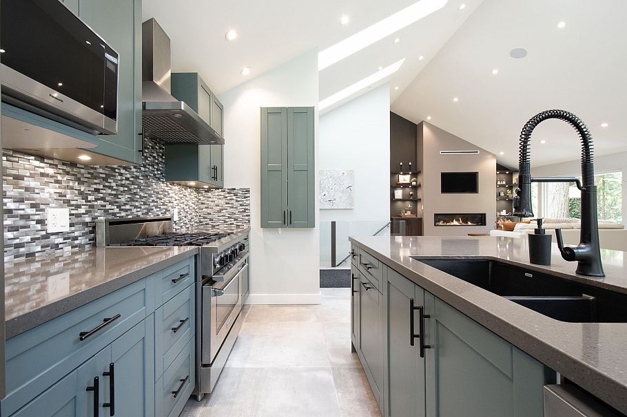 2551 Hyannis Point North Vancouver, BC - 13