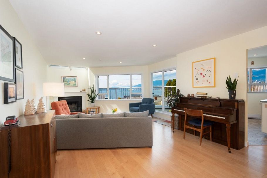 303 2215 Mcgill Street Vancouver, BC - 4