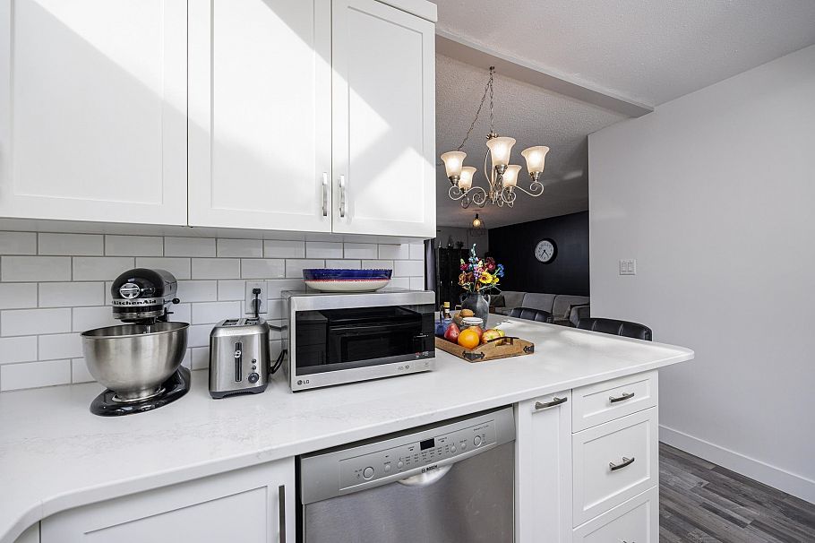 3132 Lonsdale Avenue North Vancouver, BC - 8