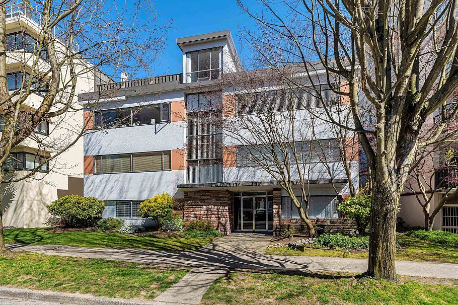 207 1879 Barclay Street Vancouver, BC - 2