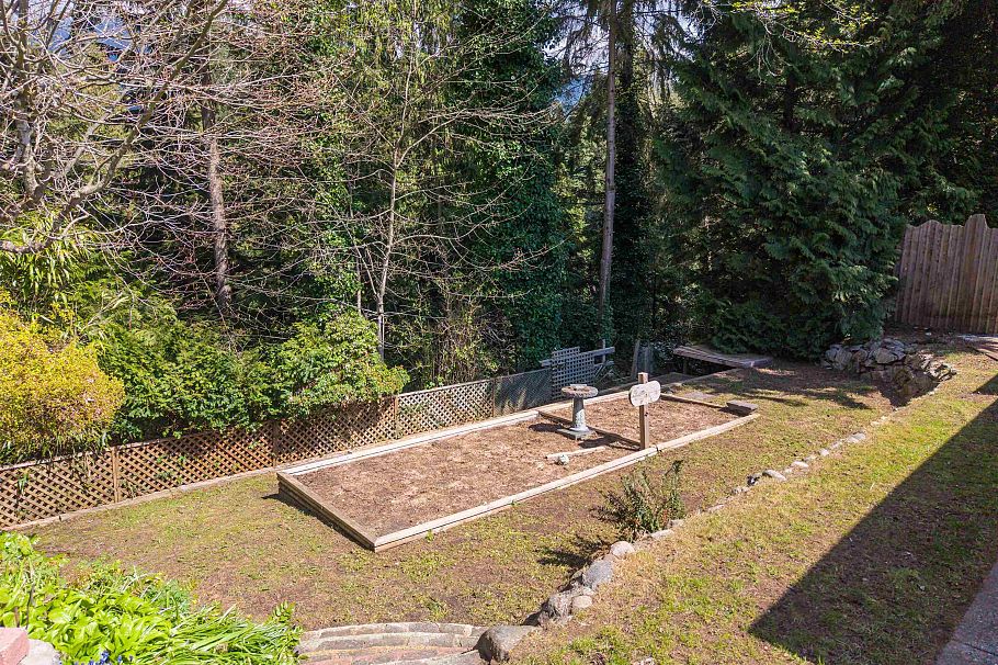 3894 Sunnycrest Drive North Vancouver, BC - 26