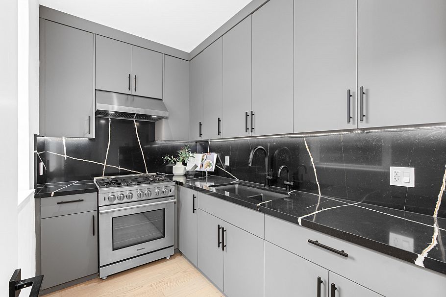 976 Melbourne Avenue North Vancouver, BC - 11