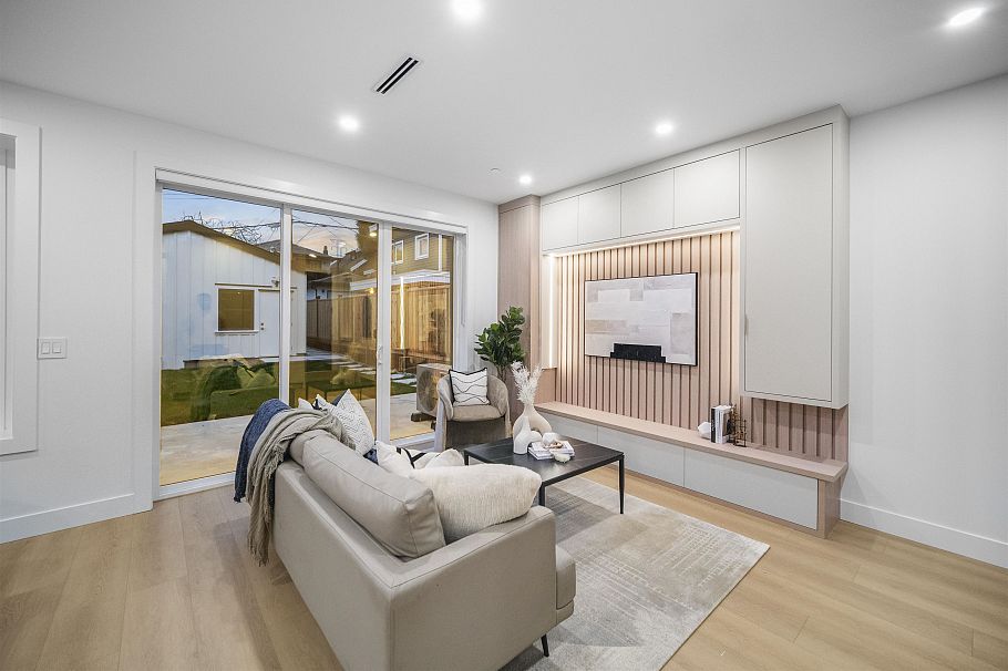 2 3623 Triumph Street Vancouver, BC - 13