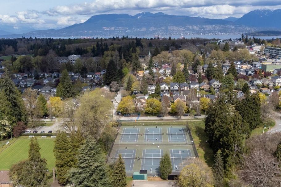 3771 W 31st Avenue Vancouver, BC - 32