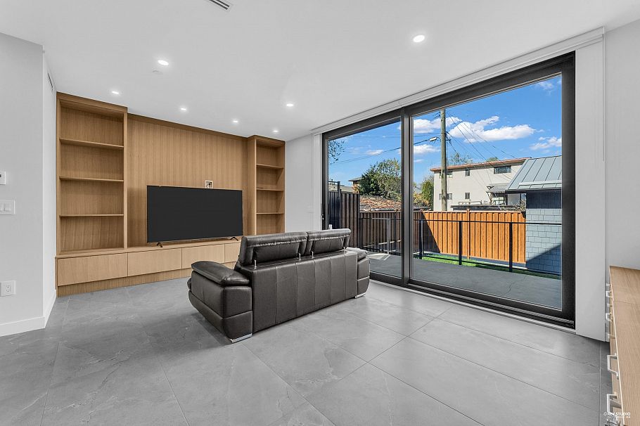 2 2091 E 20th Avenue Vancouver, BC - 10