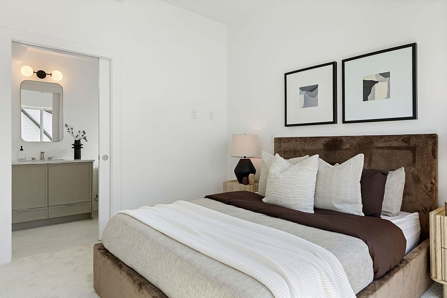 1 328 W 14th Street North Vancouver, BC - 11