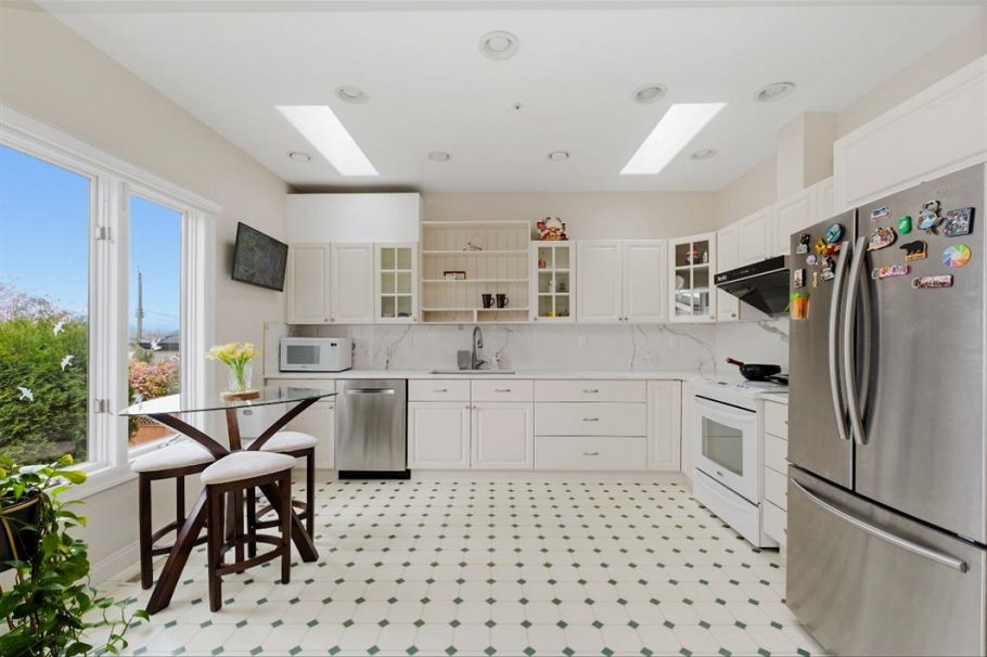 3XXX W 12TH AVE, Vancouver BC V6R 2K7 Vancouver, BC - 7