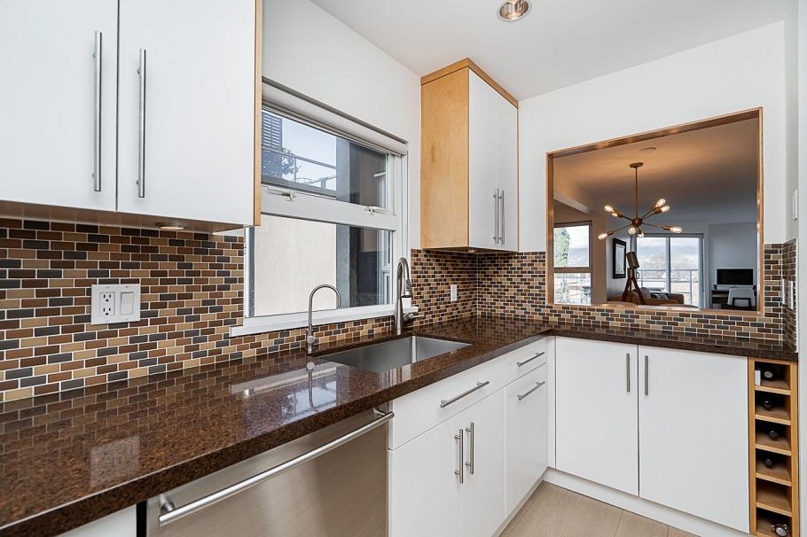 2240 York Avenue Vancouver, BC - 9