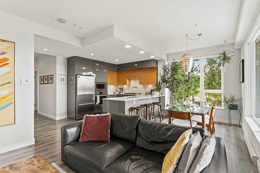 407 1327 Draycott Road North Vancouver, BC - 2