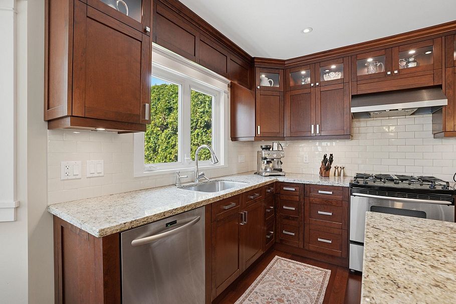 1491 Norton Court North Vancouver, BC - 15