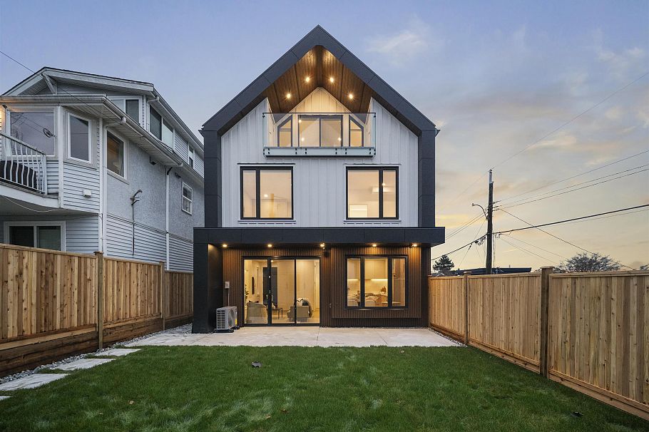 2 3623 Triumph Street Vancouver, BC - 6