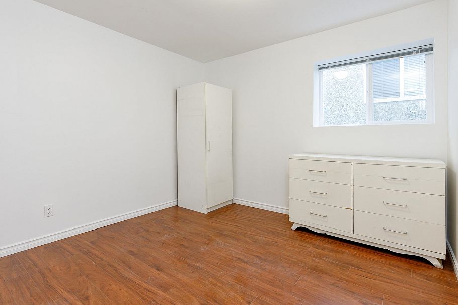 2085 Waverley Avenue Vancouver, BC - 35