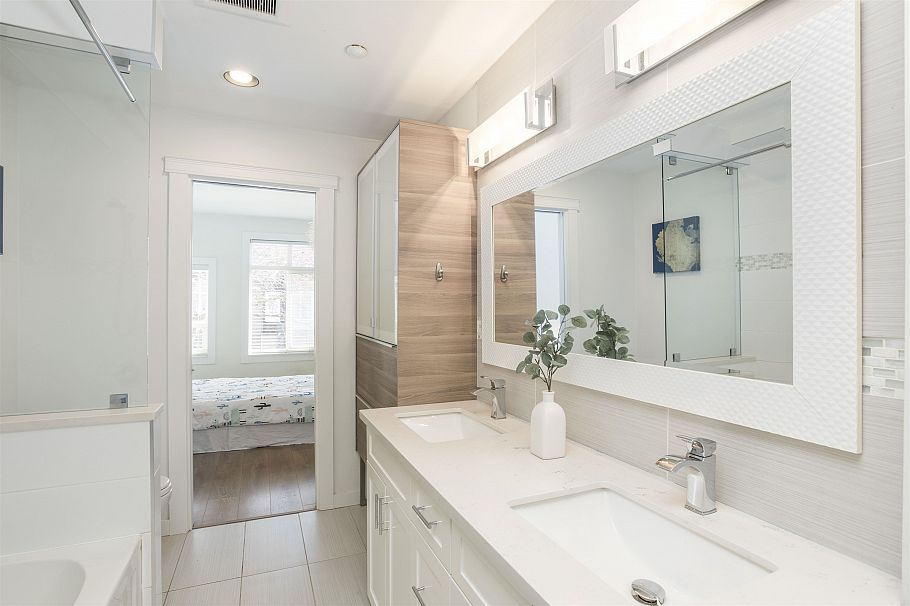 2836 E Kent Avenue South Vancouver, BC - 25