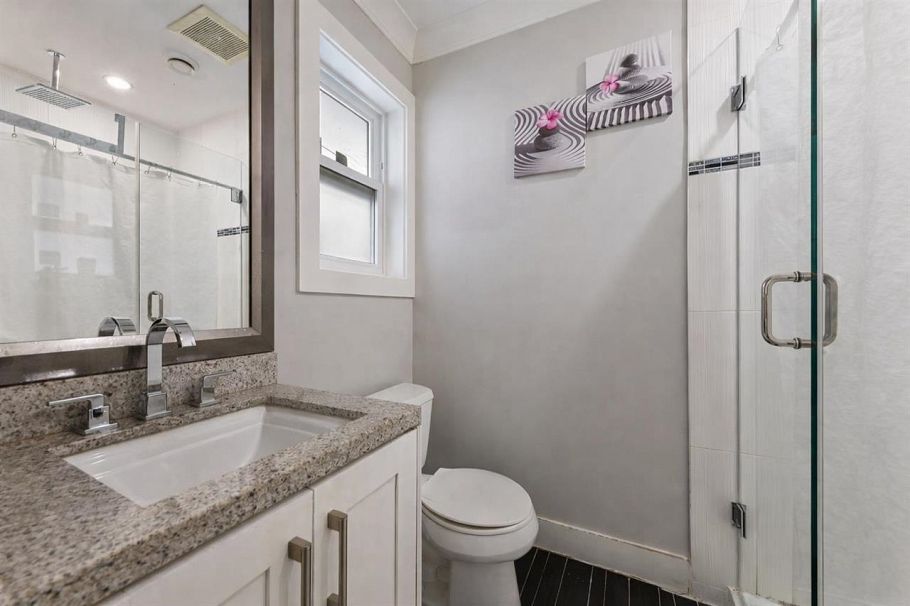 8363 Victoria Drive Vancouver, BC - 10