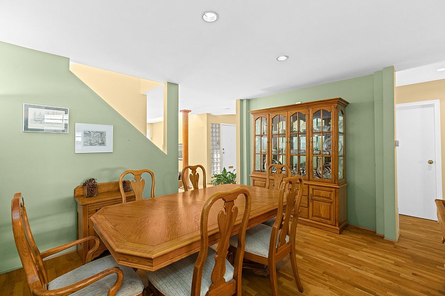 4367 W 15th Avenue Vancouver, BC - 21