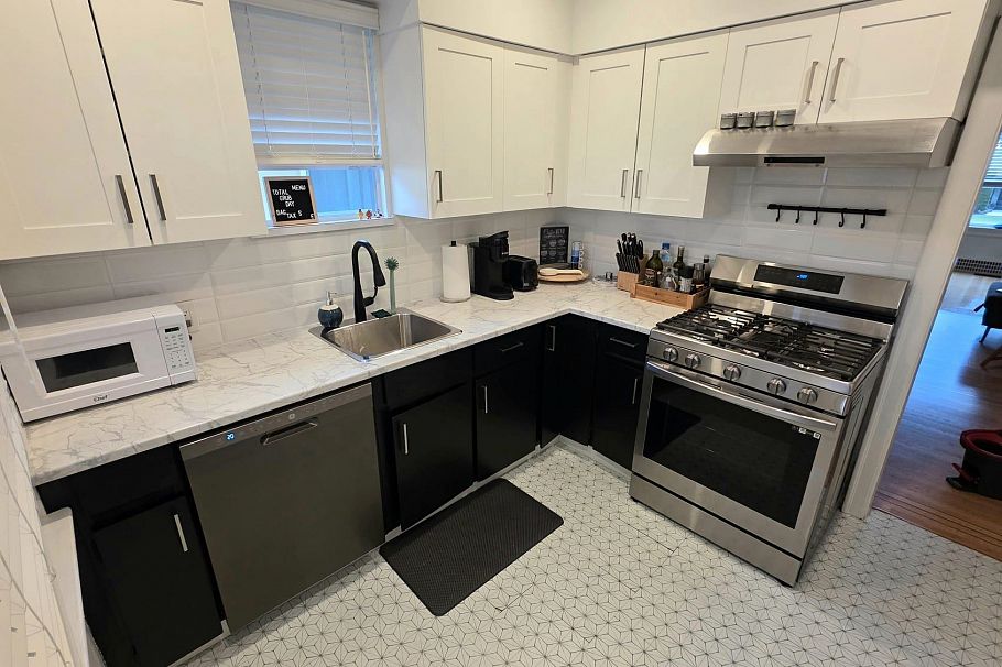 2622 Charles Street Vancouver, BC - 3