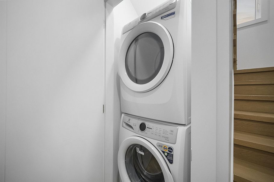 2 3623 Triumph Street Vancouver, BC - 15