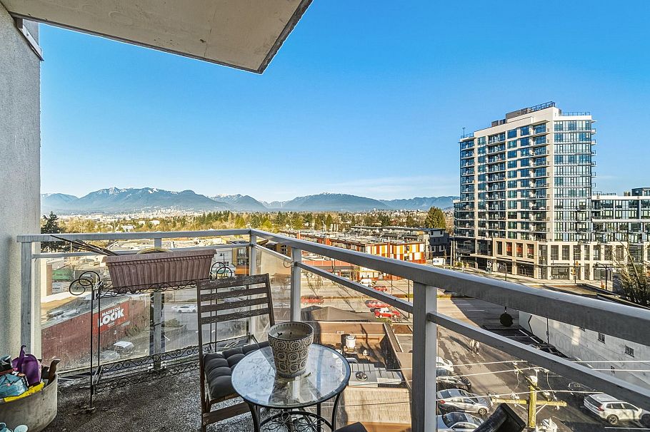751 1483 E King Edward Avenue Vancouver, BC - 25