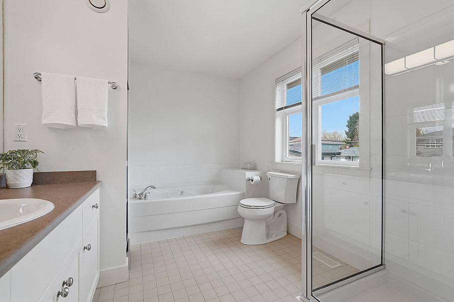 2761 E 53rd Avenue Vancouver, BC - 21