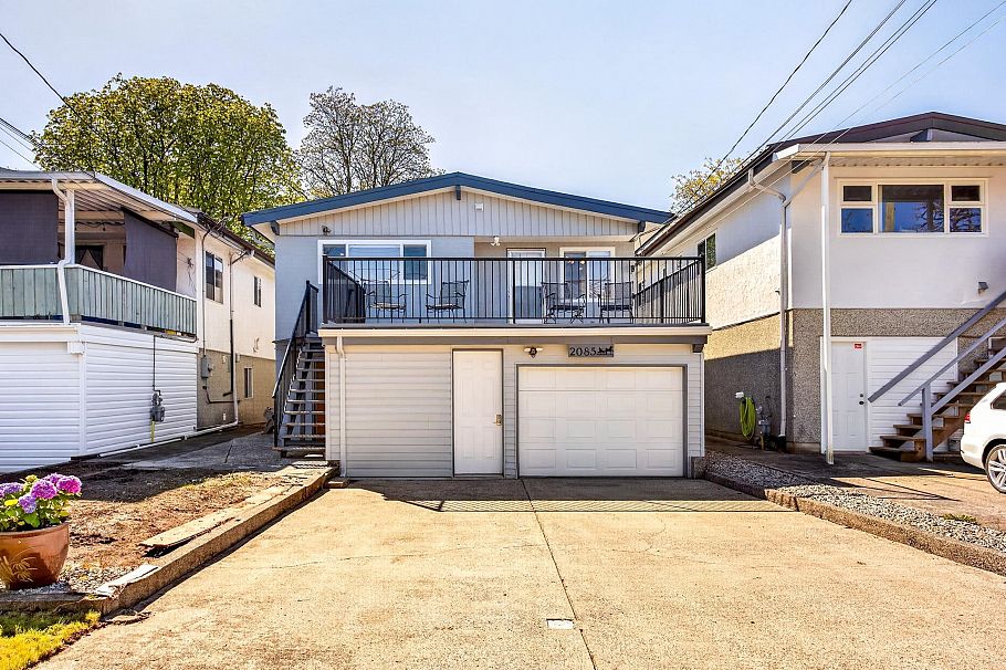 2085 Waverley Avenue Vancouver, BC - 29