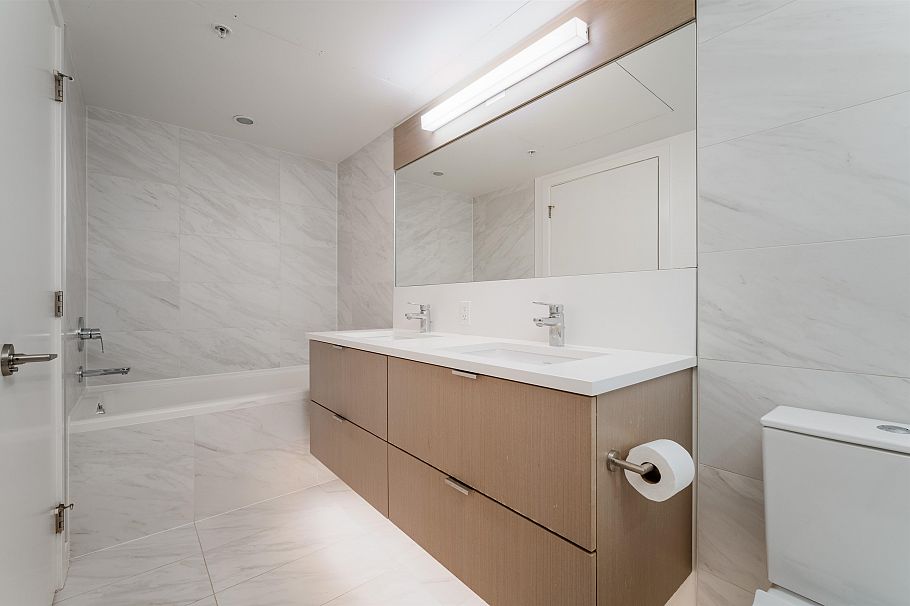 PH2 7988 Yukon Street Vancouver, BC - 23