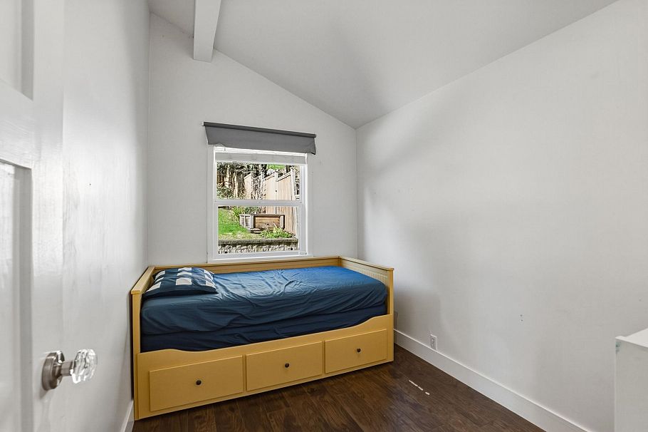 3015 Royal Avenue North Vancouver, BC - 15