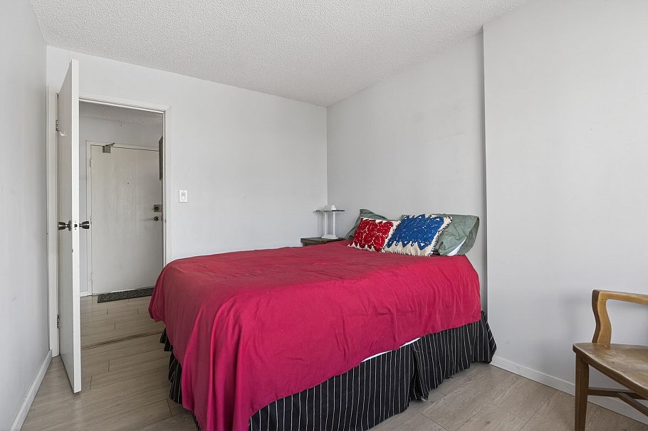 1105 701 W Victoria Park North Vancouver, BC - 27