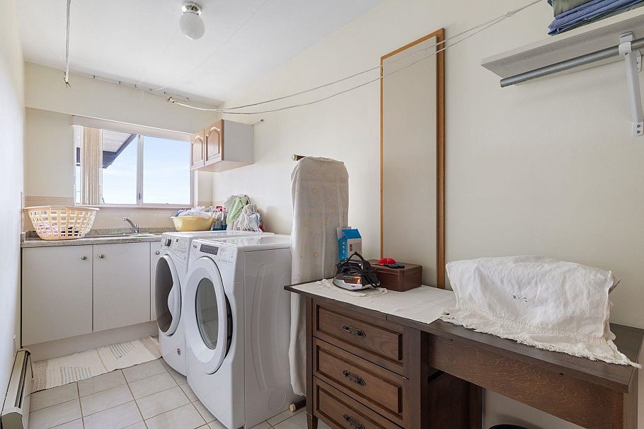 547 Tempe Crescent North Vancouver, BC - 21