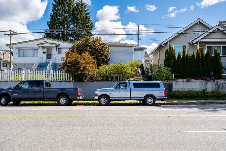 4712 Victoria Drive Vancouver, BC - 1