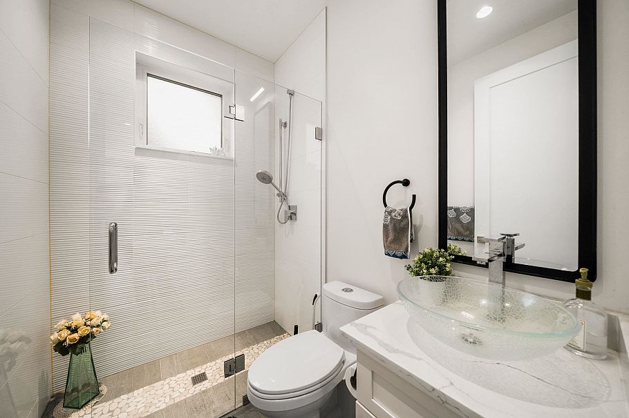 3128 Graveley Street Vancouver, BC - 19