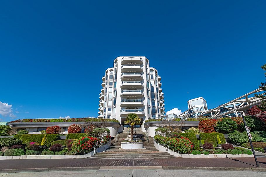 302 168 Chadwick Court North Vancouver, BC - 1