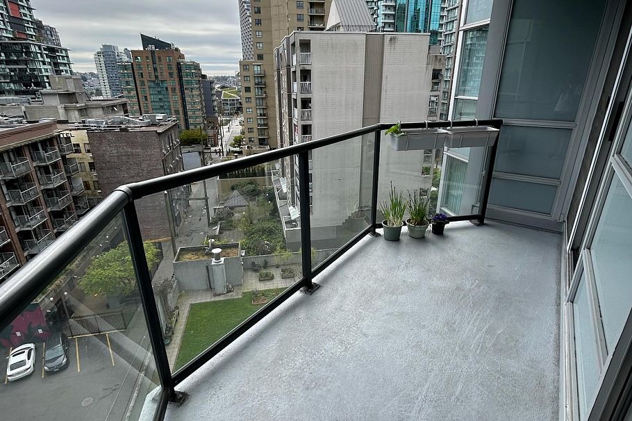 809 1212 Howe Street Vancouver, BC - 18