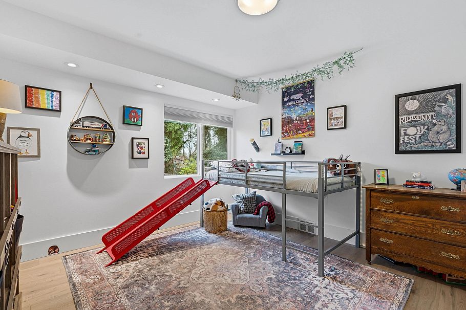 1335 Ridgewood Drive North Vancouver, BC - 25