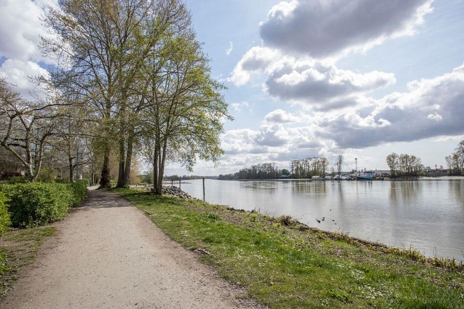 2836 E Kent Avenue South Vancouver, BC - 37