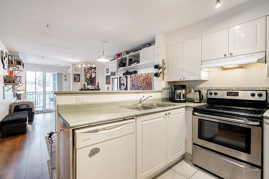 212 868 Kingsway Vancouver, BC - 8