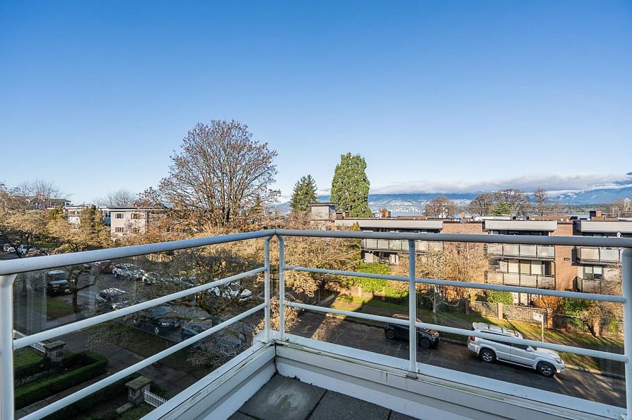 2240 York Avenue Vancouver, BC - 17